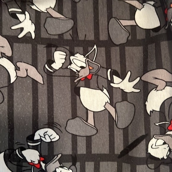 LuLaRoe Woman’s Disney Donald Duck Black Gray White 3/4 Sleeve Top Large Cute - Picture 6 of 10